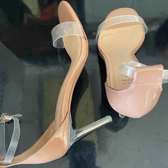 Size 8 Call it Spring Heels - Picture 1 of 6